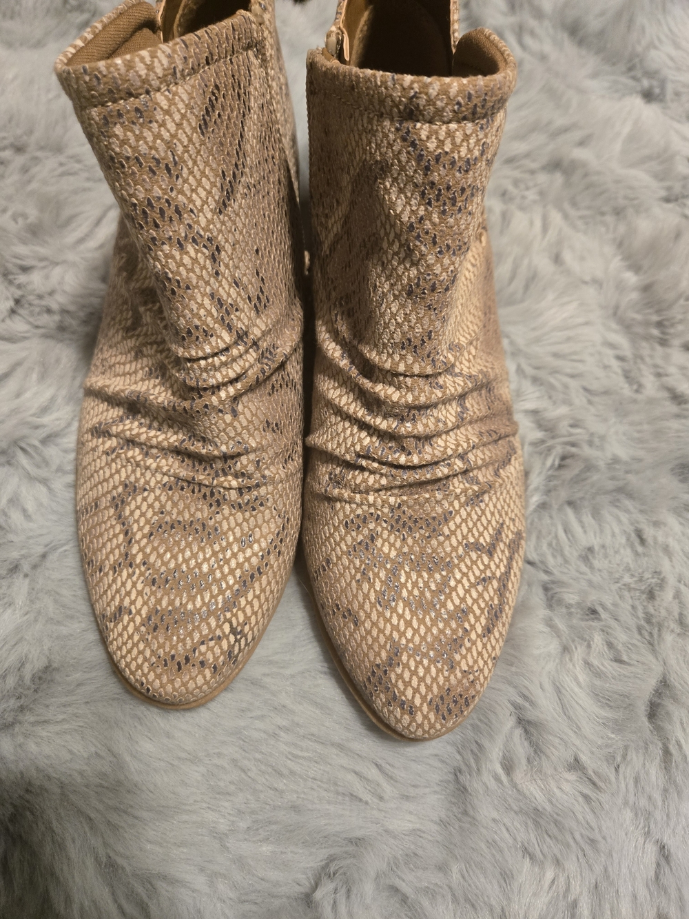 Baretraps Grafton Tan Faux Snakeskin Ankle Boots Size 6M